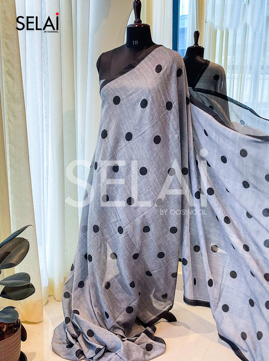 Polka Dot Mulmul Cotton Saree (Grey)