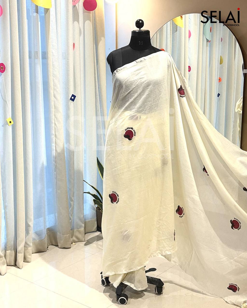 Nerkonda Paarvai Khadi Cotton Saree (White)