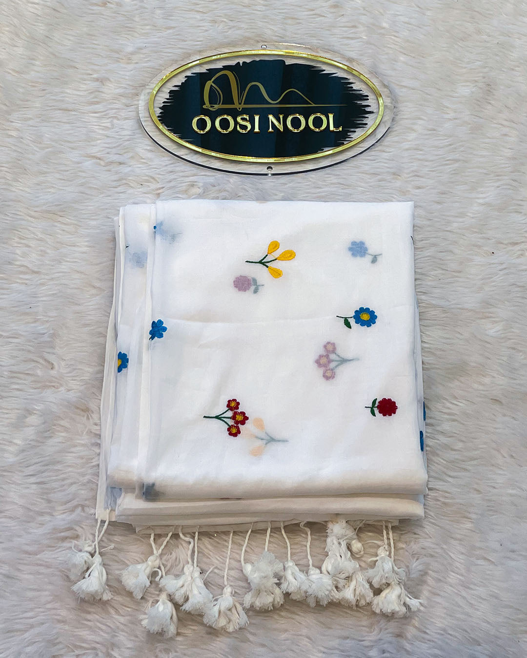 Floral Embroidered Mulmul Cotton Saree (White)