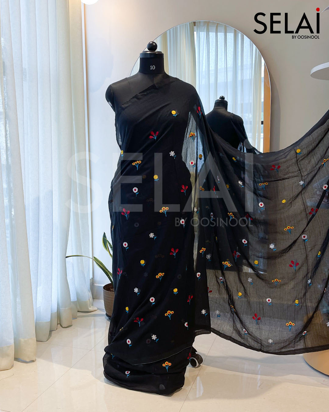Floral Embroidered Mulmul Cotton Saree (Black)
