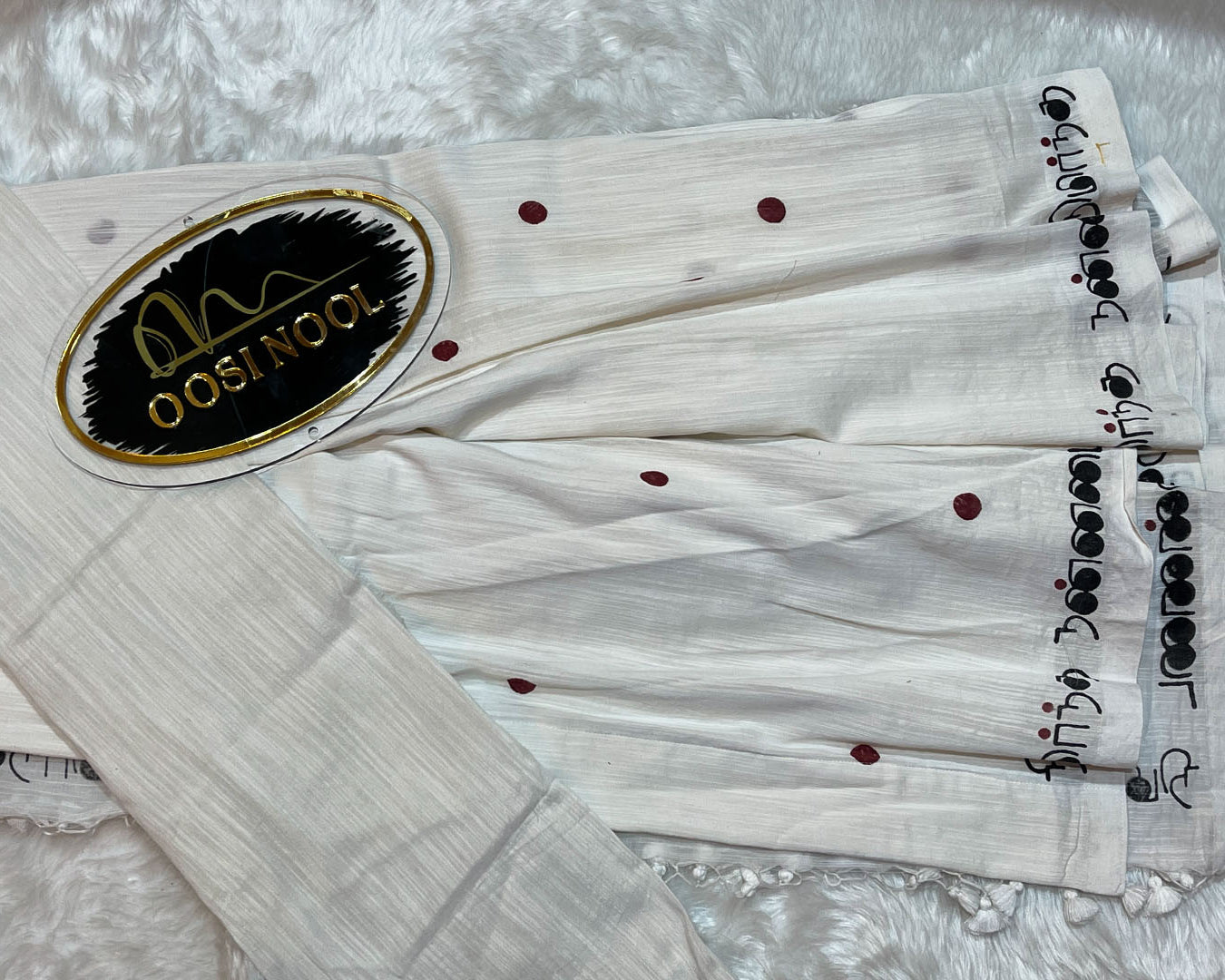 Nimirndha Nannadai Khadi Cotton Saree (White)