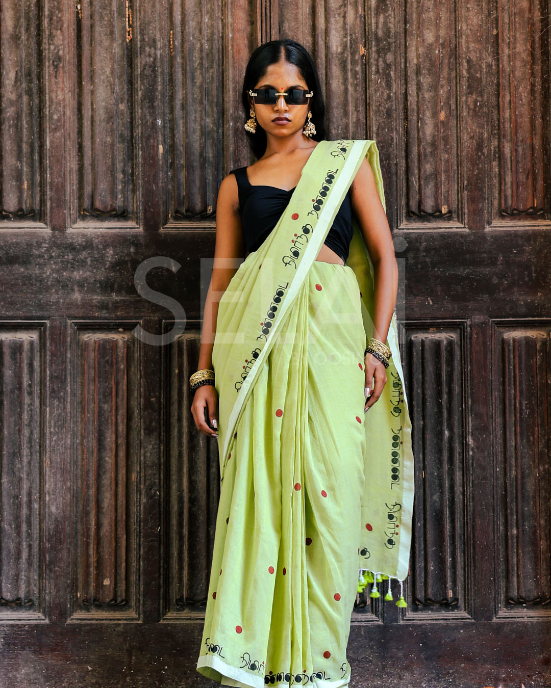 Nimirndha Nannadai Khadi Cotton Saree (Green)