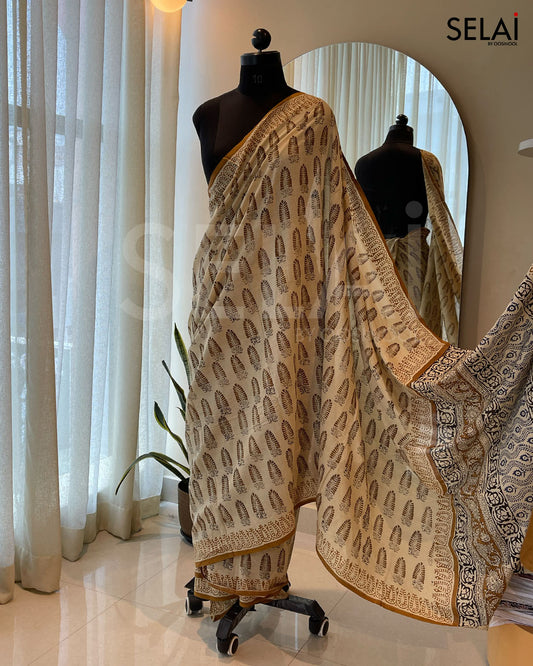 Ajrakh Print Mulmul Cotton Saree ( Beige)