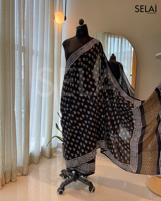 Ajrakh Print Mulmul Cotton Saree (Black)