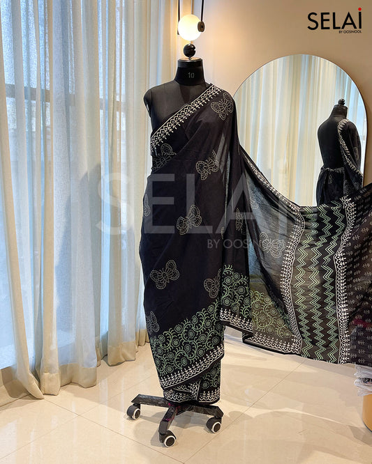 Ajrakh Print Mulmul Cotton Saree (Black)